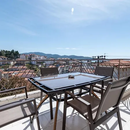 Apartament Naias *