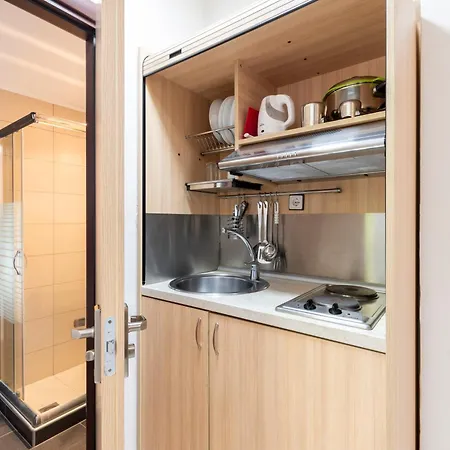 Apartament Naias *