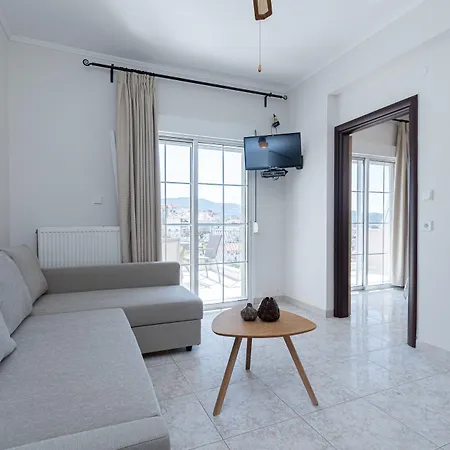 Apartament Naias