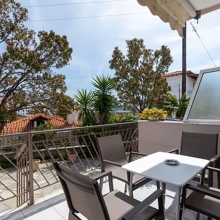 Naias * Neos Marmaras